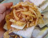 A picture of step 5 of French fries bread toast sandwich 🥪.