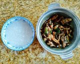 Hình bước làm 4 của món Cháo trắng - ếch kho 💚
