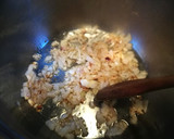 Foto del paso 2 de la receta: Sopa de esqueleto y cabeza de salmón con fideos