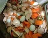 Foto langkah ke 4 dari resep Oseng jamur kancing, telor puyuh dan wortel.