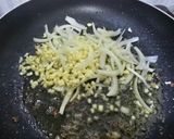 صورة لخطوة 2 من وصفة أرز أسود بري مع الروبيان