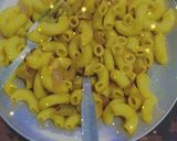 A picture of step 4 of Spicy Macaroni.