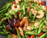 Foto langkah ke 4 dari resep Tumis Buncis Udang Simple.