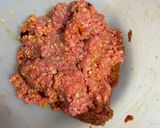 A picture of step 1 of Salisbury steaks/ hamburger steaks.