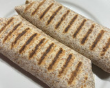 Foto del paso 6 de la receta: Wrap de tofu, cebolla caramelizada y champiñones al horno con guacamole y salsa verde