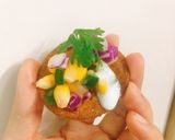 Hình bước làm 5 của món Bánh bột mì nguyên cám giòn mix salad