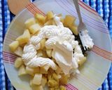 Foto del paso 3 de la receta: Ensalada blanca con pepinillos