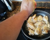 Foto del paso 3 de la receta: Alitas y muslitos al ajillo