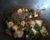 A picture of step 7 of Sahi matar paneer.