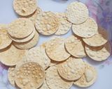 A picture of step 1 of Masala papad.
