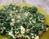 Foto del paso 4 de la receta: Espinaca salteada con ajo y huevo