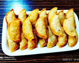 मावा गुझिया (mawa gujia recipe in hindi) रेसिपी चरण 6 फोटो