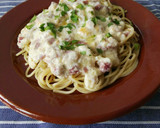 Foto del paso 4 de la receta: Espaguetis con jamón y panceta en salsa de queso