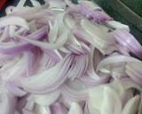 A picture of step 1 of Golden Fry Onions.