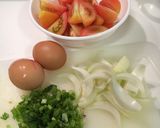 Hình bước làm 1 của món Canh cà chua trứng