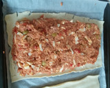Foto del paso 3 de la receta: Empanada de atún, con huevo, verduras y aceitunas
