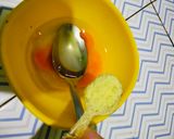 Foto langkah ke 2 dari resep Hotdog sosis telur.