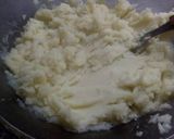 Foto del paso 3 de la receta: Puré de papas dos quesos con jamón y verdeo