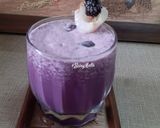 A picture of step 5 of Mulberry Litchi Milkshake.