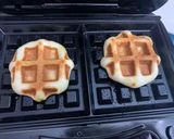 Hình bước làm 4 của món Bánh mì waffle trứng muối - chà bông