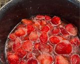 Foto del paso 1 de la receta: Frutillas cocidas más crocante para acompañar helado