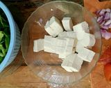 Foto langkah ke 1 dari resep Tumis Sawi Hijau Tahu Putih.