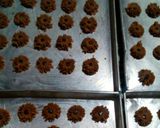 Foto langkah ke 4 dari resep Kue kering coklat.