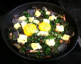 Foto del paso 4 de la receta: Huevos sobre patata azules con bacon y queso Gouda