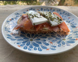 Foto del paso 3 de la receta: Desayuno con salmón ahumado