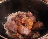 Foto del paso 7 de la receta: Cordero confitado en salsa de especieas exóticas y habas