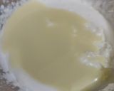 A picture of step 6 of Mango cheese cake cups.