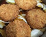 A picture of step 2 of Next-Day Pork Cutlet Bowl (Katsudon).