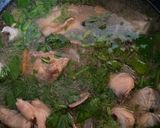 Gambar langkah 4 resipi Sup Ayam Simple.