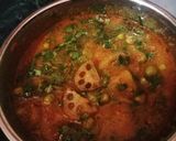 A picture of step 6 of Green peas with kamal kakri.
