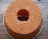 Foto langkah ke 7 dari resep Strawberry Chiffon Cake.