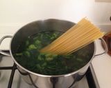 Foto del passaggio 5 della ricetta Spaghetti di grano decorticato a pietra, con cime di rapa alla pugliese