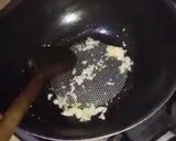A picture of step 1 of Singaporean rice.