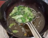 A picture of step 2 of Dhani Makhana Murmura Chivda.