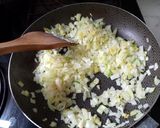 Foto del paso 2 de la receta: Budín de zapallitos italiano (zuchini)