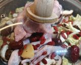 Foto langkah ke 4 dari resep Simple Chinese chicken soup without water.