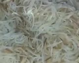A picture of step 2 of Chow mein.