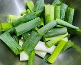 子樂辣醬爆香白蝦 (子樂ラー油香り爆炒エビ)的食譜步驟2照片