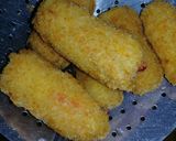 Foto langkah ke 6 dari resep Pisang crispy isi selai strawberry.