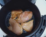 A picture of step 3 of Fresh Spring Rolls with Grilled Chicken and Shrimp.