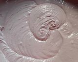 Foto langkah ke 3 dari resep Strawberry Cheesecake No Bake.