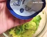 Foto langkah ke 2 dari resep Avocado Egg Toast.