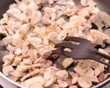 Baconos-gombás töltött zsemle recept fázis 3 fotója