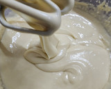 Foto del paso 4 de la receta: 🌟 Triffle de damascos 🌟 Postre en vaso en capas: bizcochuelo, crema de queso y damascos en almíbar 🌟