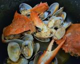 Foto del paso 5 de la receta: Alubias guisadas con cangrejo azul y almejas