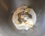 Une image de l'étape 3 de Pâte brisée au lait concentré et vanille.